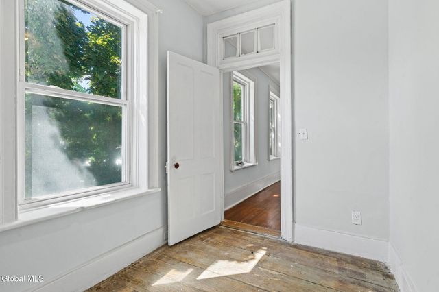 45 Front Street, Schenectady, NY 12305