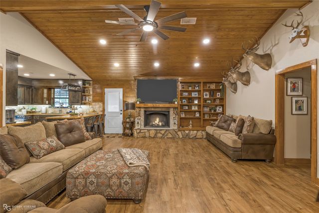 4311 CIRCLE SQUARE, Mooringsport, LA 71060