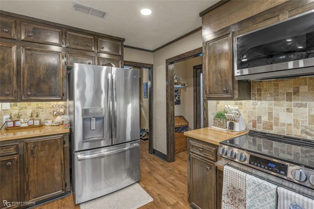 4311 CIRCLE SQUARE, Mooringsport, LA 71060