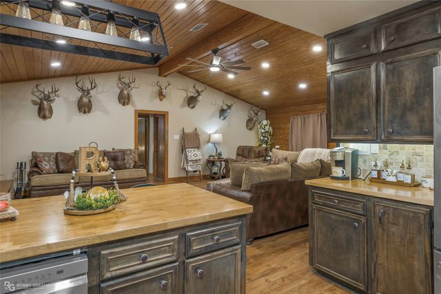 4311 CIRCLE SQUARE, Mooringsport, LA 71060