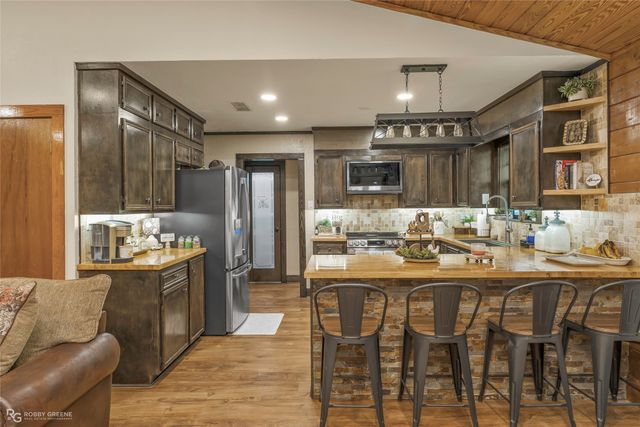 4311 CIRCLE SQUARE, Mooringsport, LA 71060