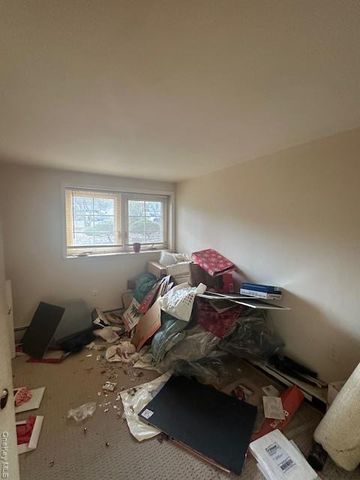 147 Pauls Path, Coram, NY 11727