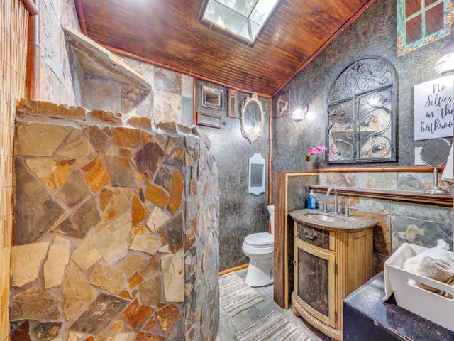 9591 Dripping Springs Road, Denison, TX 75021
