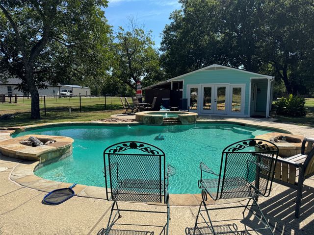 9591 Dripping Springs Road, Denison, TX 75021