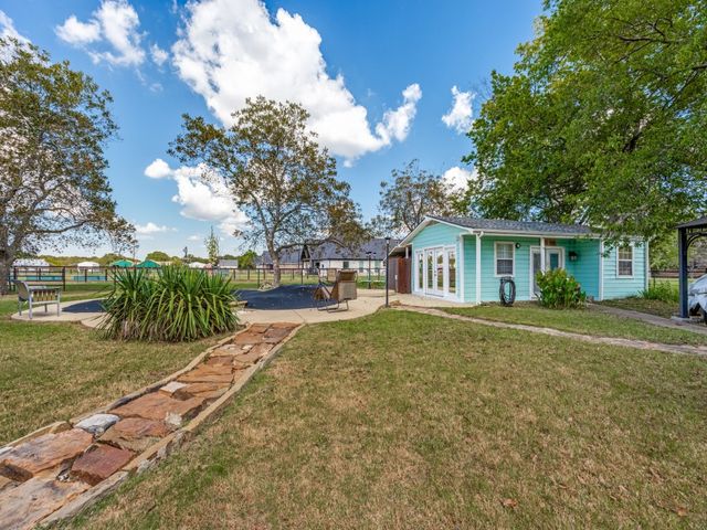 9591 Dripping Springs Road, Denison, TX 75021