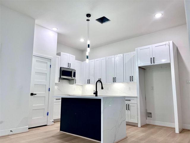 7010 Sidney Street, Houston, TX 77021