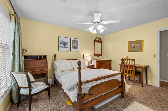 56 Elizabeth Drive, Bella Vista, AR 72715