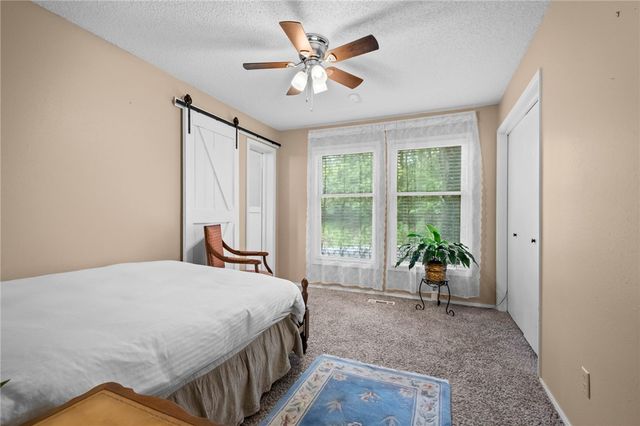 56 Elizabeth Drive, Bella Vista, AR 72715