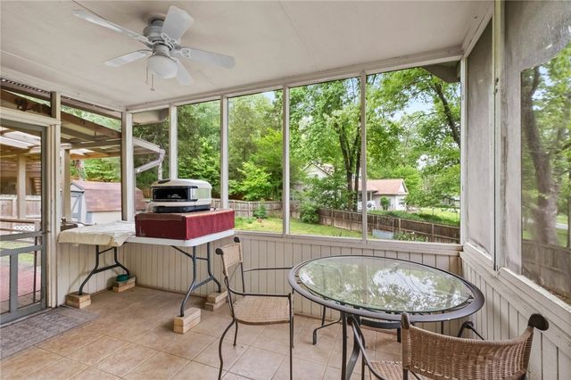 56 Elizabeth Drive, Bella Vista, AR 72715