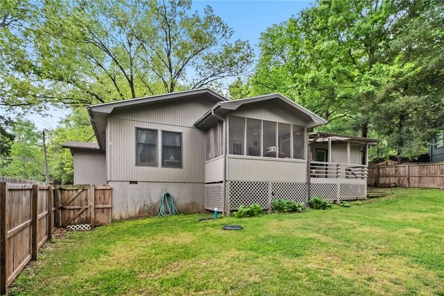 56 Elizabeth Drive, Bella Vista, AR 72715