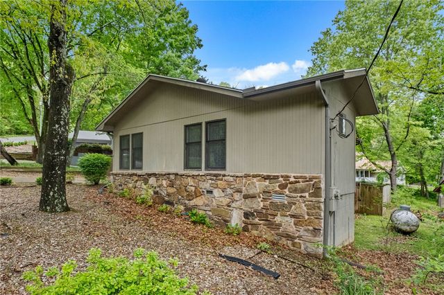 56 Elizabeth Drive, Bella Vista, AR 72715