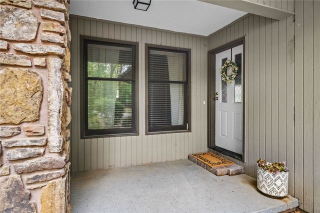 56 Elizabeth Drive, Bella Vista, AR 72715
