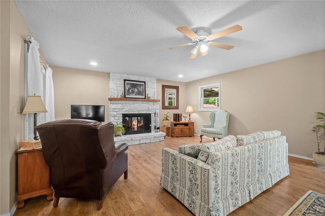 56 Elizabeth Drive, Bella Vista, AR 72715