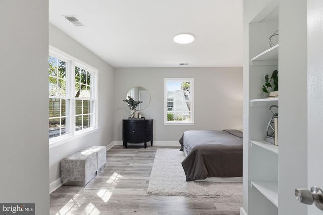 3227 WAYNE RD, Falls Church, VA 22042
