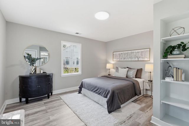 3227 WAYNE RD, Falls Church, VA 22042