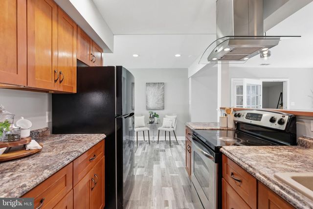 3227 WAYNE RD, Falls Church, VA 22042
