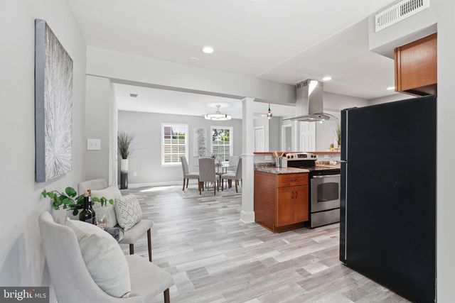 3227 WAYNE RD, Falls Church, VA 22042