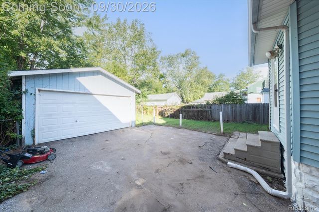 63 Mark Avenue, Pontiac, MI 48340