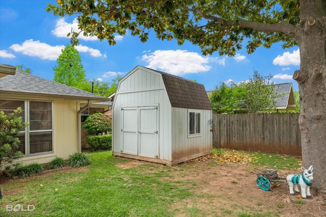 203 Kensington Avenue, Bossier City, LA 71111