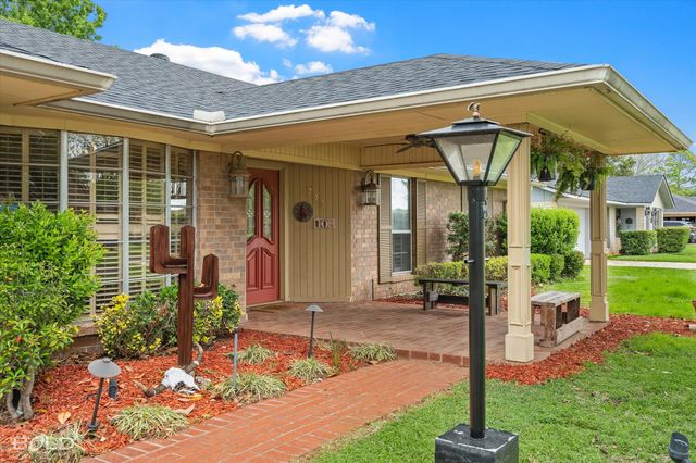 203 Kensington Avenue, Bossier City, LA 71111