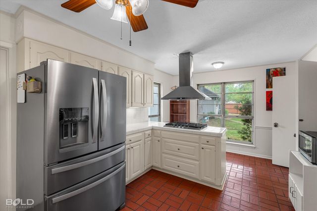 203 Kensington Avenue, Bossier City, LA 71111