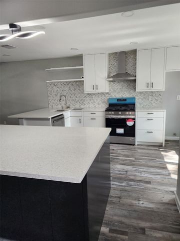 8207 Beaver Brook LN, Austin, TX 78748