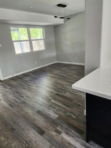 8207 Beaver Brook LN, Austin, TX 78748