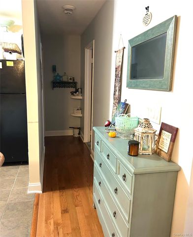 100 Connetquot Avenue 29, East Islip, NY 11580