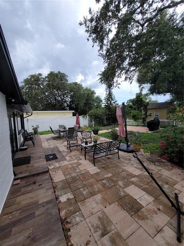 8320 WOODLAKE PLACE, Tampa, FL 33615