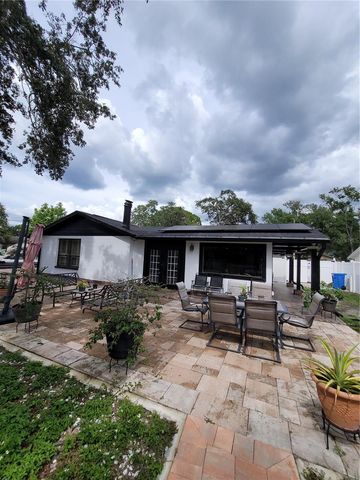 8320 WOODLAKE PLACE, Tampa, FL 33615