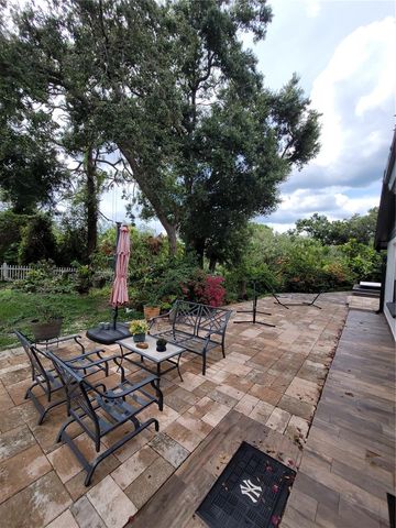 8320 WOODLAKE PLACE, Tampa, FL 33615