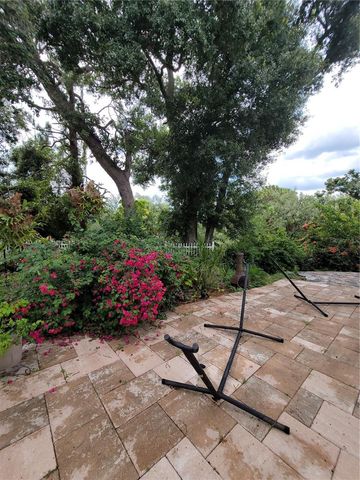 8320 WOODLAKE PLACE, Tampa, FL 33615