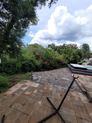 8320 WOODLAKE PLACE, Tampa, FL 33615