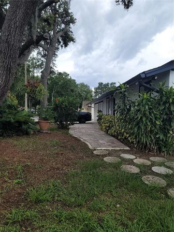 8320 WOODLAKE PLACE, Tampa, FL 33615
