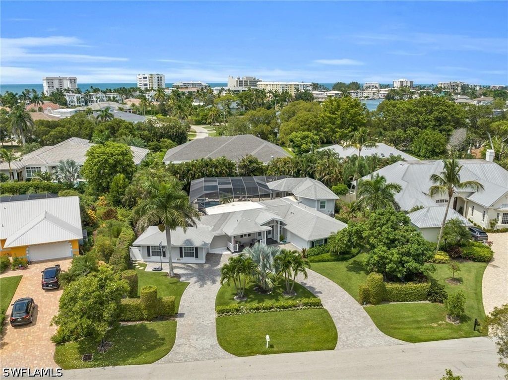 1627 Murex LN, Naples, FL 34102