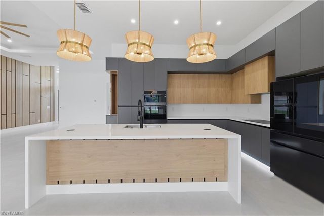 1730 SW 38th LN, Cape Coral, FL 33914