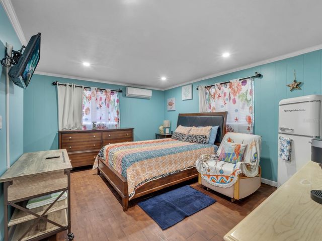 7684 OAKHURST ROAD, Seminole, FL 33776