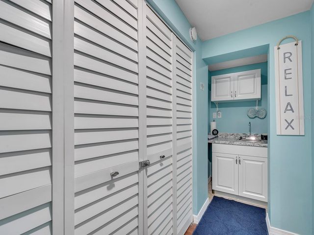 7684 OAKHURST ROAD, Seminole, FL 33776