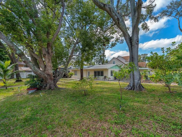 7684 OAKHURST ROAD, Seminole, FL 33776