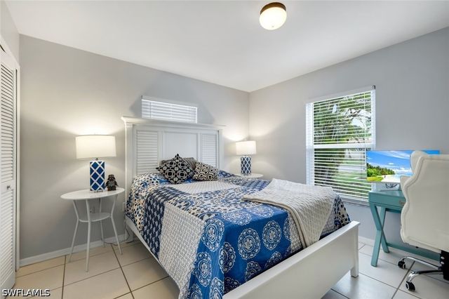 779 98th AVE N, Naples, FL 34108