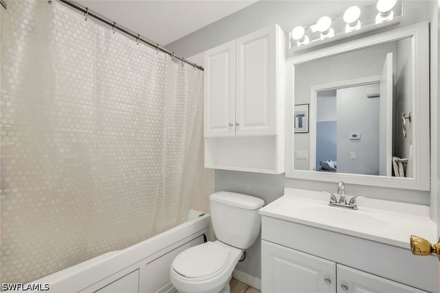 779 98th AVE N, Naples, FL 34108