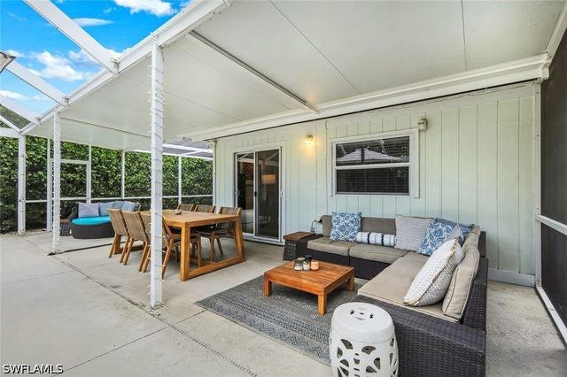 779 98th AVE N, Naples, FL 34108