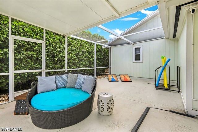 779 98th AVE N, Naples, FL 34108