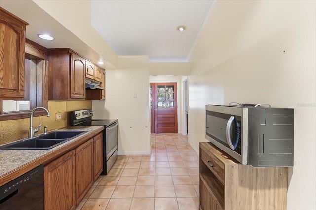 11 PATRICIA ROAD, Yankeetown, FL 34498