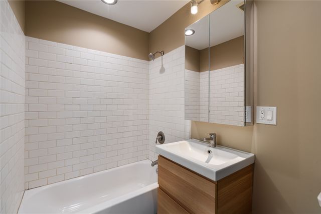 32 Wilowa Lane, Santa Fe, NM 87505