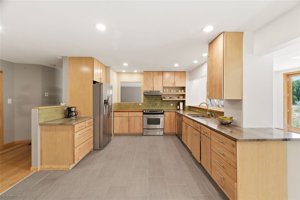 32 Wilowa Lane, Santa Fe, NM 87505