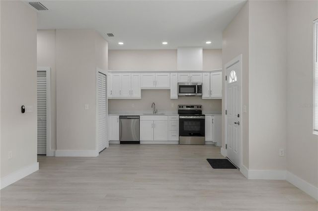 6974 BELLTREE COURT, Tampa, FL 33619