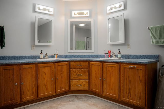 3395 N 600 E Road, Warsaw, IN 46582