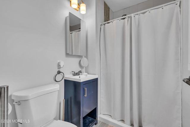 95 Rodhos Street, Toms River, NJ 08757