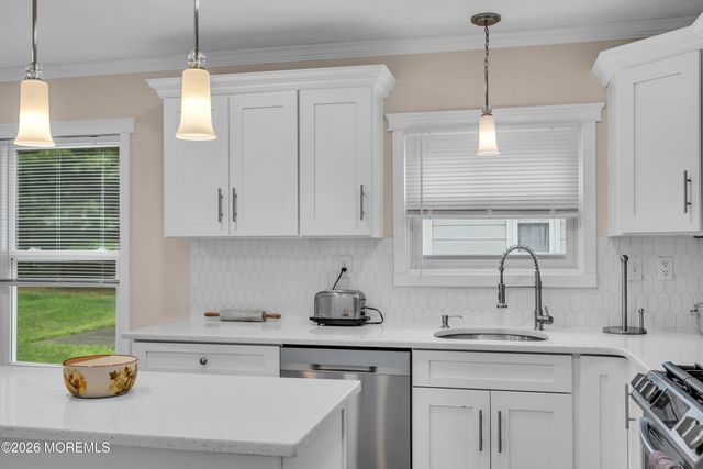 95 Rodhos Street, Toms River, NJ 08757